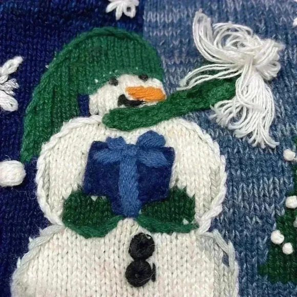 Carolina Colours women’s size large holiday zip up sweater. - Picture 10 of 10